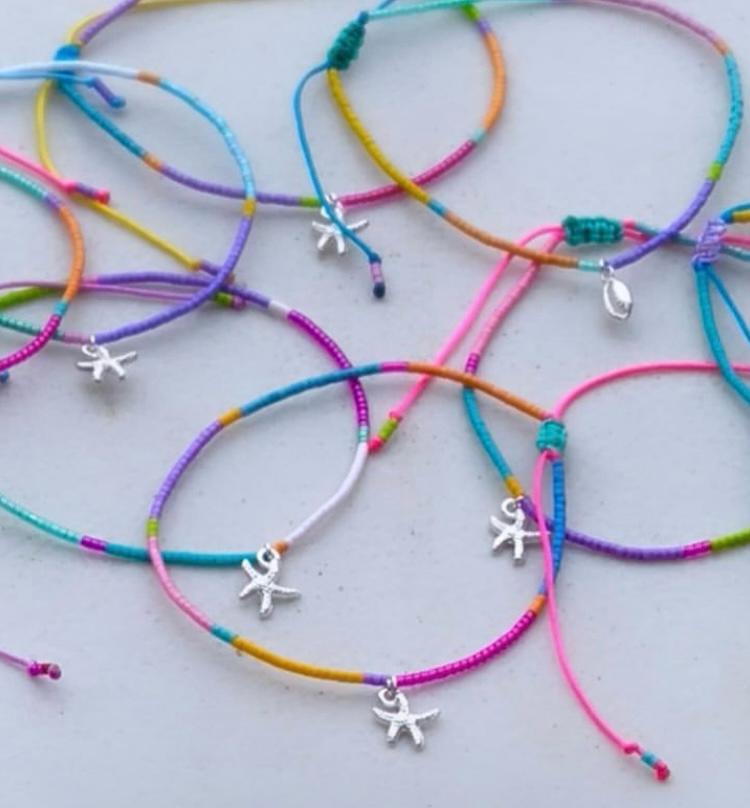 PULSERA HILO MEDALLA